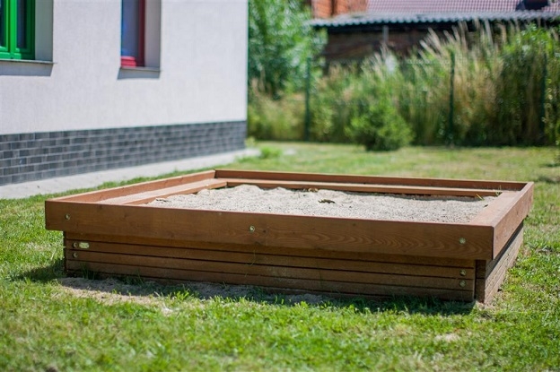 Lars Laj  ساحات اللعب,  صندوق الرمل