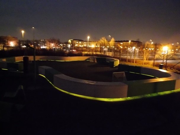 Lars Laj معدات الرياضة, حلبات اللعب