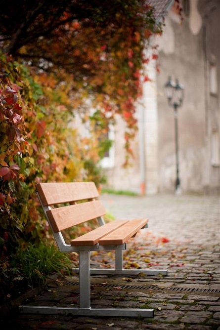 Lars Laj لوازوم المواقف و الطرقات,  المقاعد