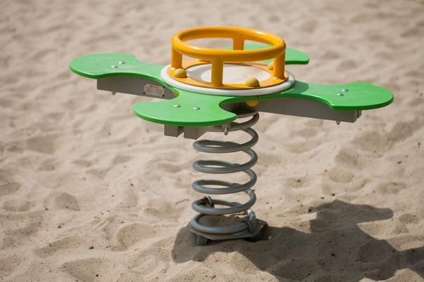 Lars Laj  ساحات اللعب, الهزازة و التوازن