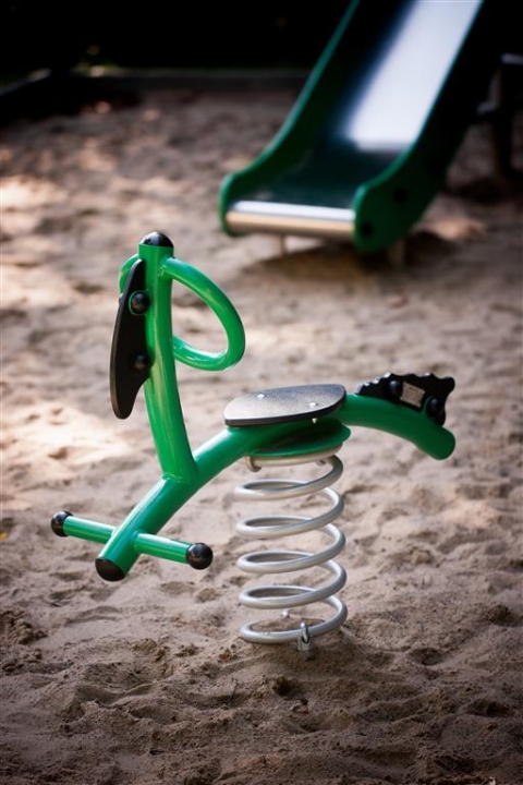 Lars Laj  ساحات اللعب, الهزازة و التوازن