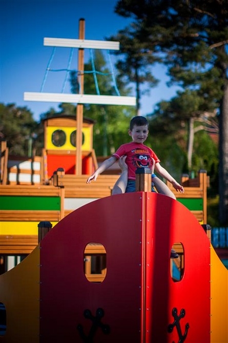 Lars Laj  ساحات اللعب