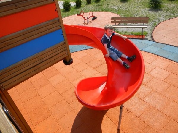 Lars Laj سطح, البلاطة المطاطية